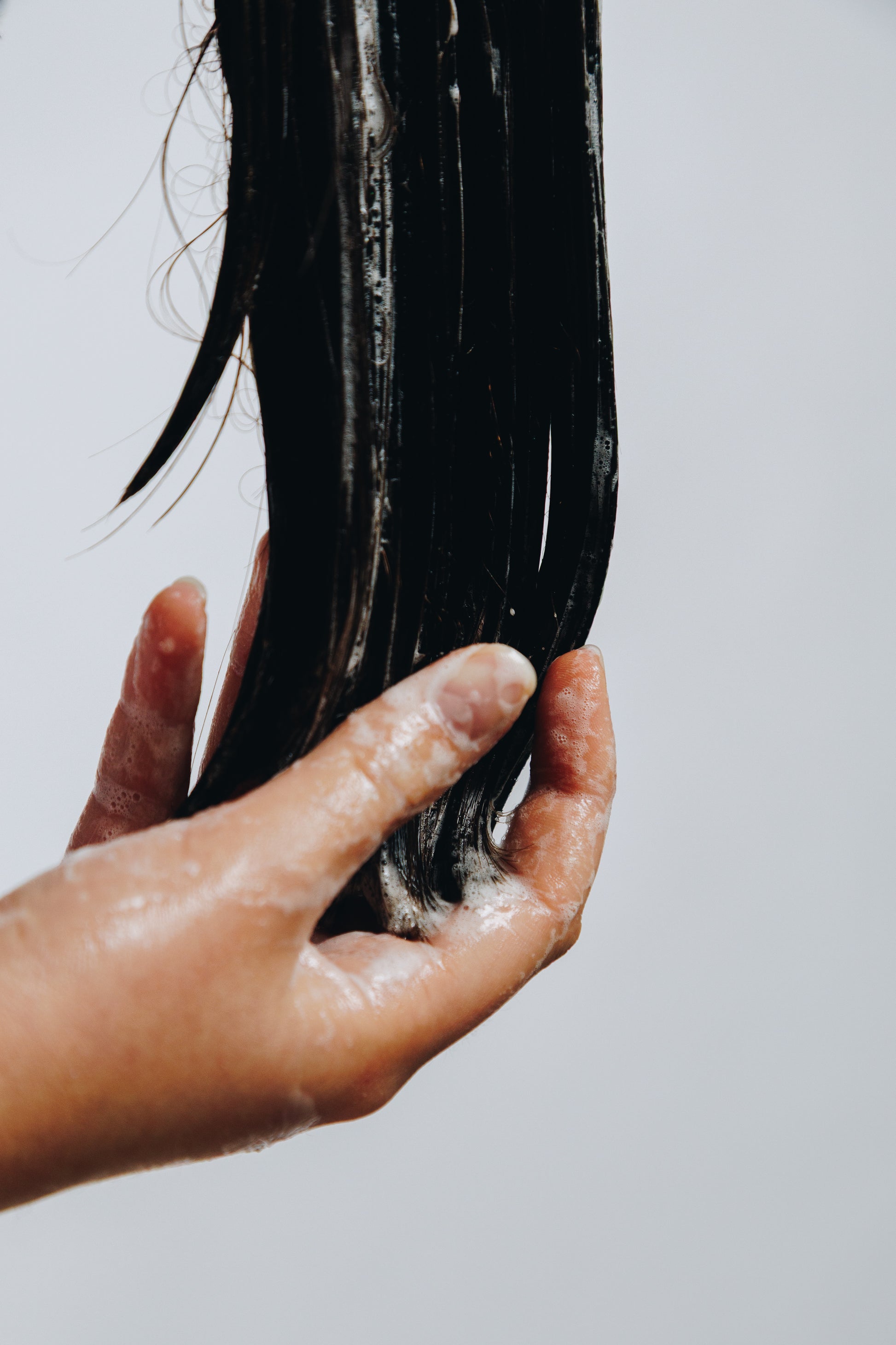 MOISTURISING SHAMPOO